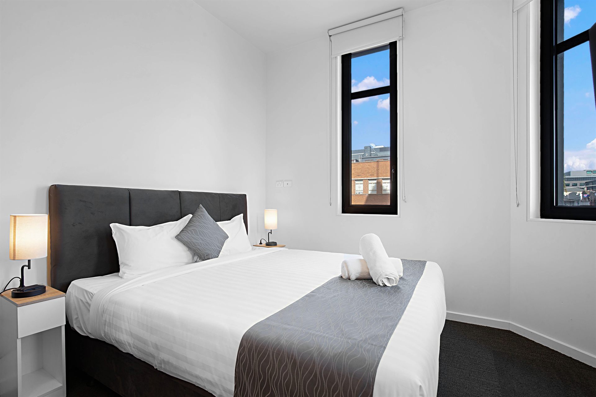 Studio King Room with City View